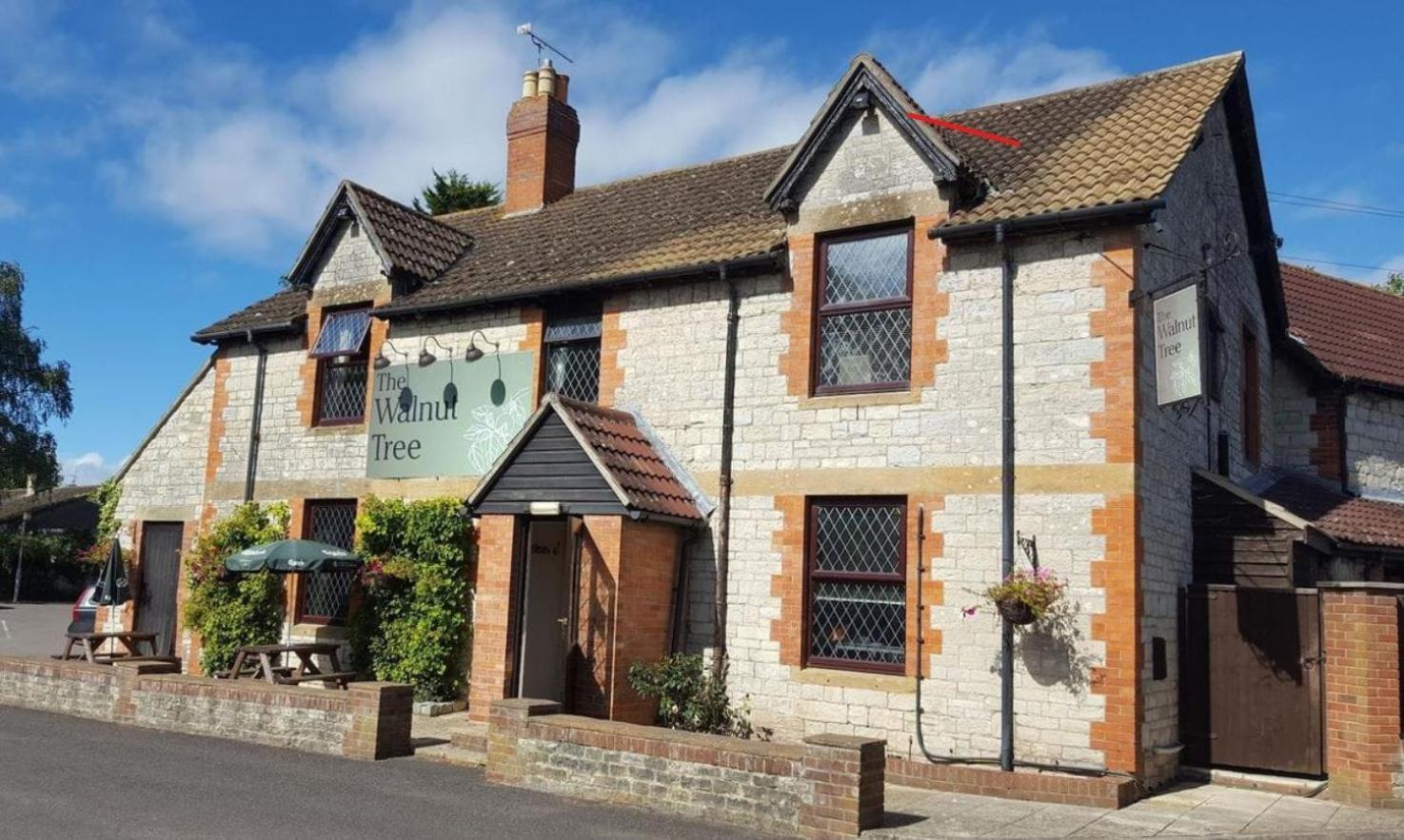 Oyo The Walnut Tree Hotel West Camel Exterior photo